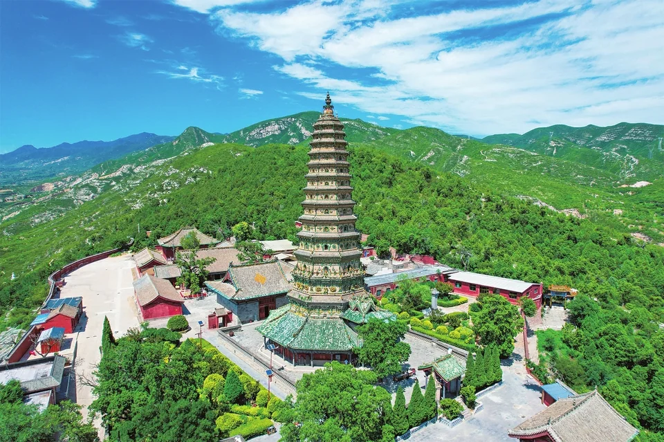小西天悬塑与广胜寺琉璃塔