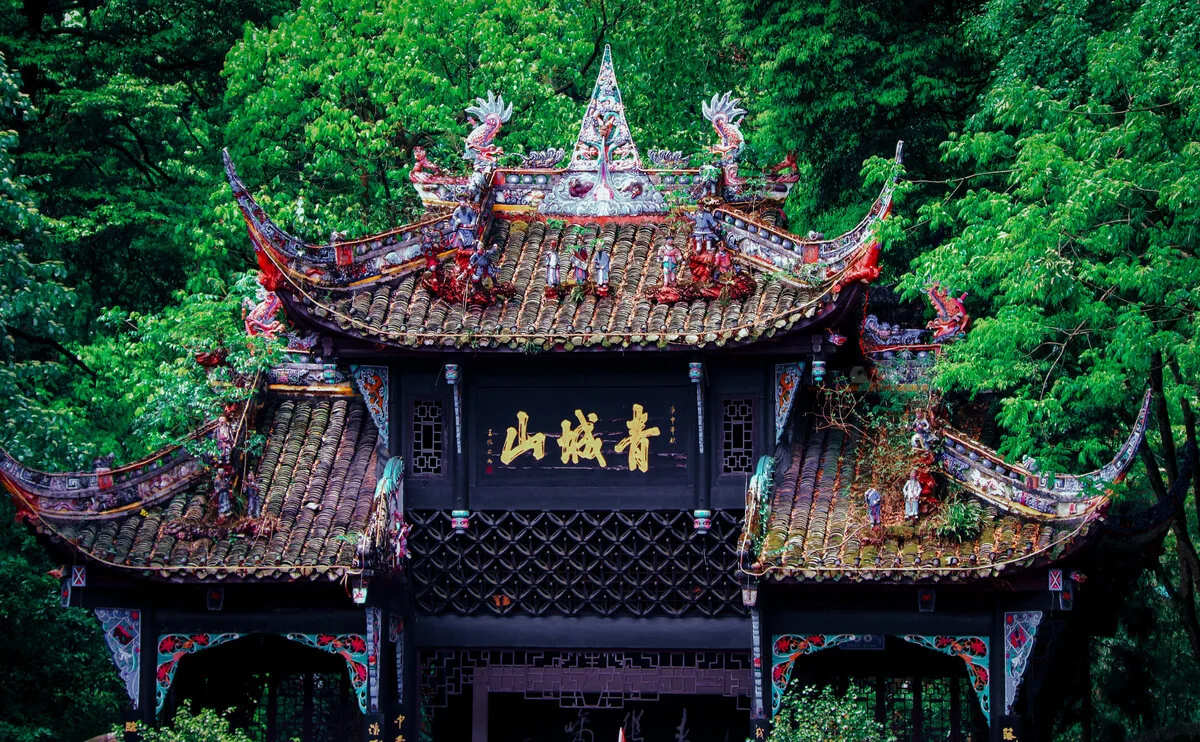 Sentiers verts et traditions taoïstes au mont Qingcheng